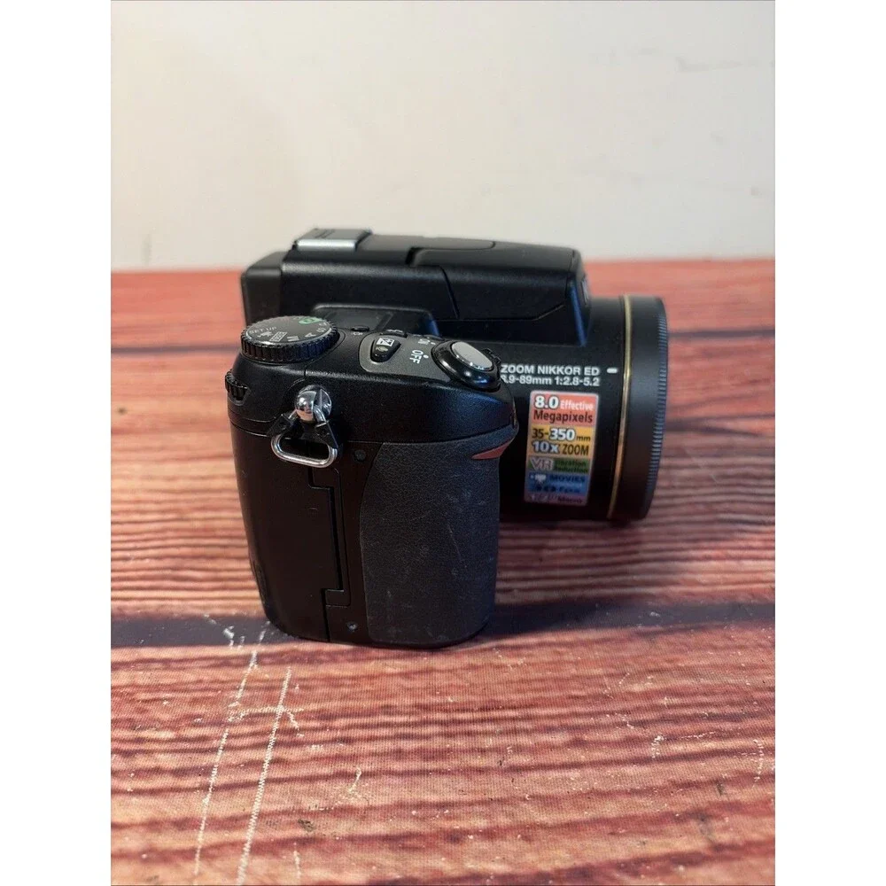 Nikon COOLPIX 8800 VR 8.0MP Digital Camera - Tested & Working